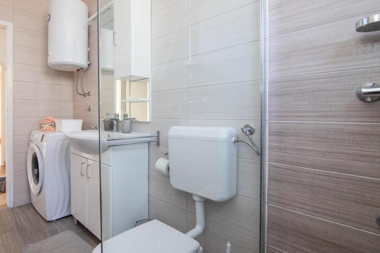 Apartment Lea Sveti Filip i Jakov Ngoại thất bức ảnh